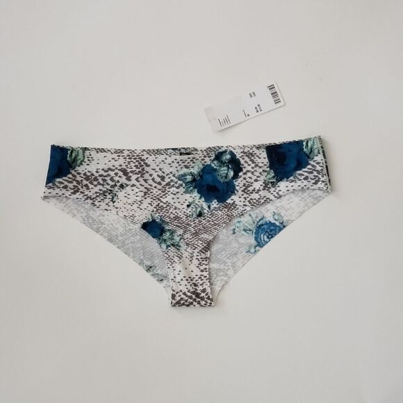 Urban Outfitters Set of 8 Panties - Picture 5 of 9